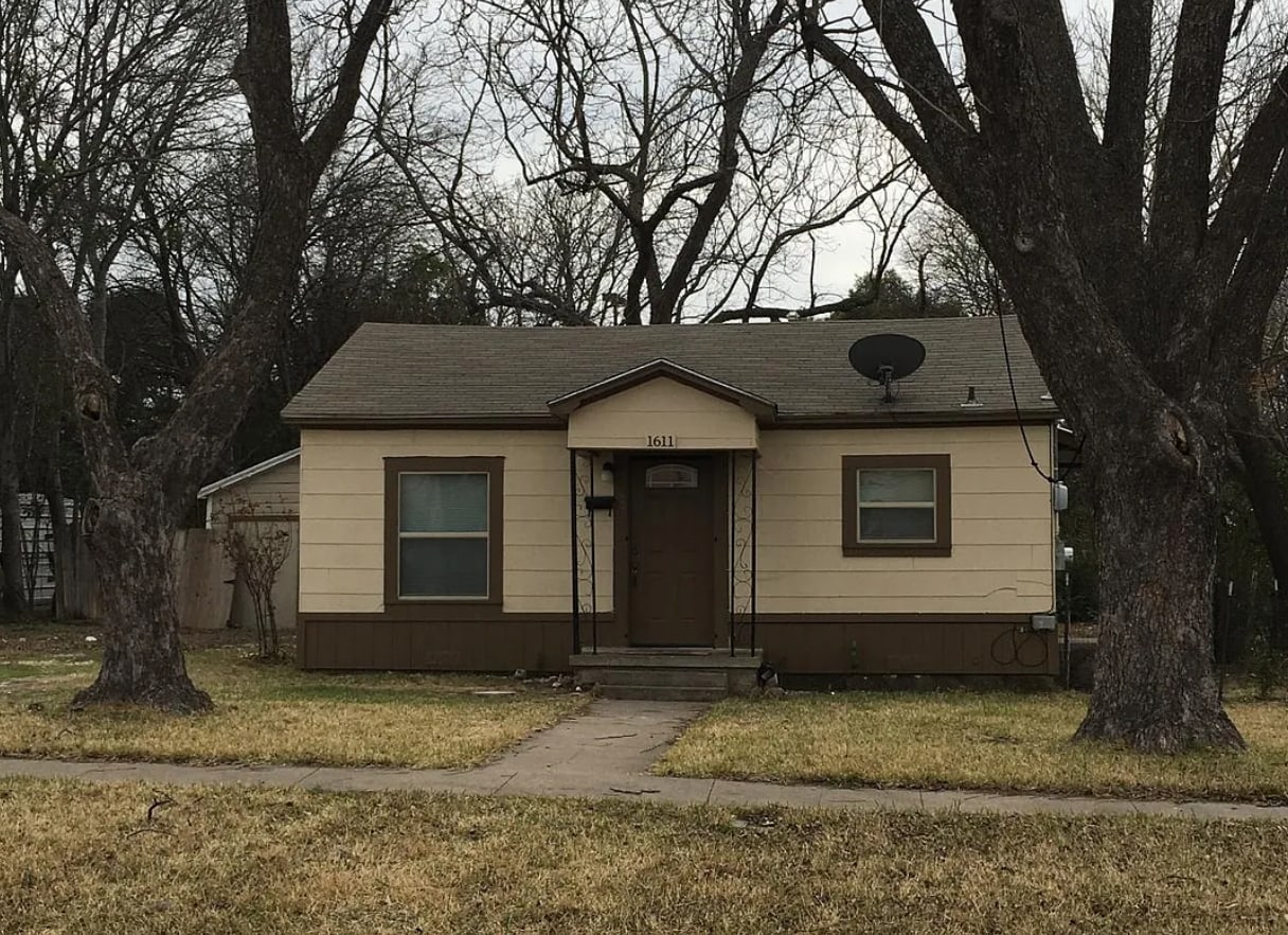 Photo - 1611 W Ave C House