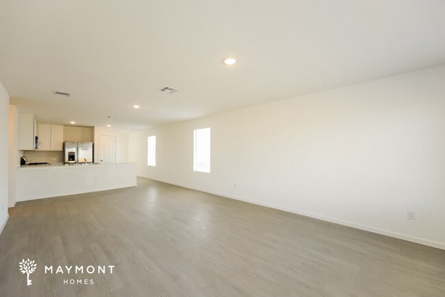 Photo - 747 Meadow Dr