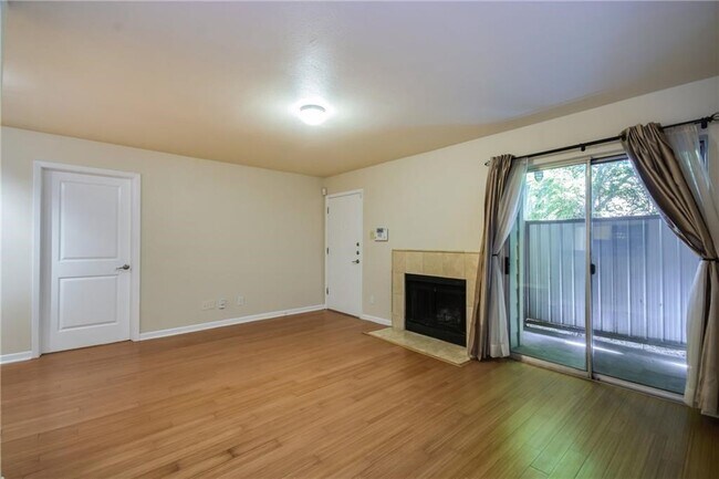 Photo - 3204 Menchaca Rd