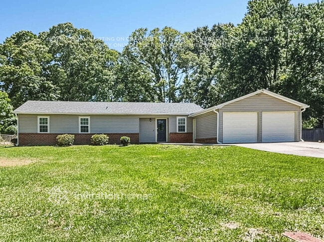 Photo - 2512 Meadowbrook Way