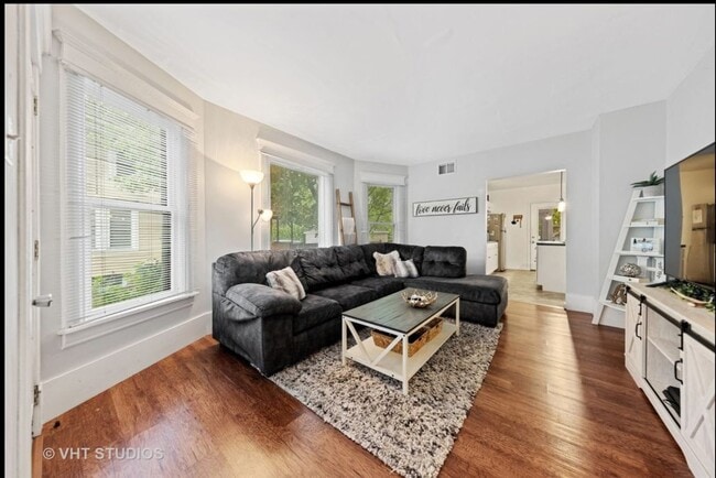 Living Room Pic 1 - 219 Center St Unit 1