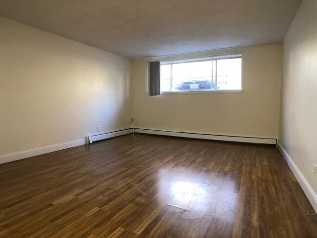 Building Photo - 88 Gardner St Unit 2B