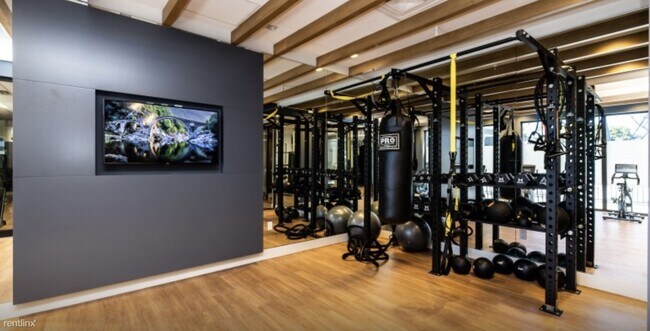 Photo - Studio, 1 bath Condo - 299 Bryan Rd BRAND ...