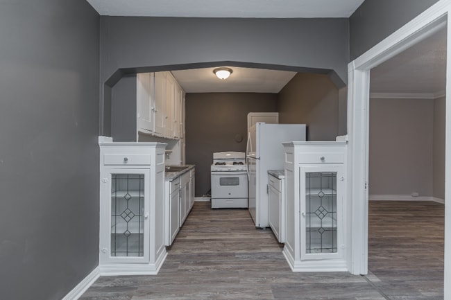 Photo - 1389-1393 Geil Ave Apartamento