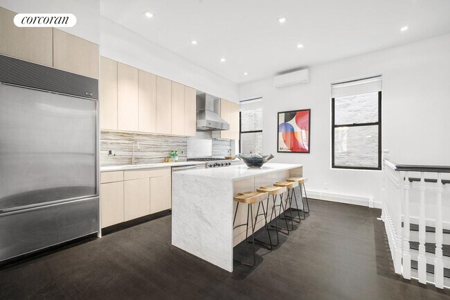 Photo - 105 Manhattan Ave