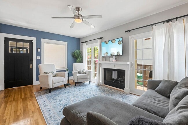 Photo - Spacious and conveniently located 2b/2bath single family home, available for Mid-January 2026!!!!! Unit 4586 Arizona St