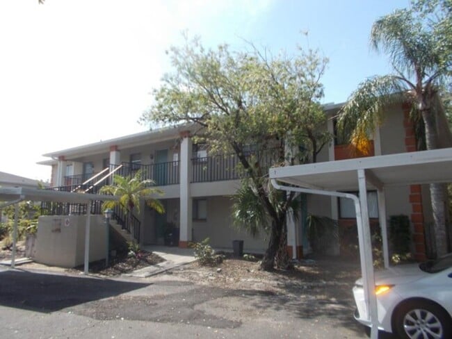 Photo - 130-136-136 Cape Coral Pkwy W Unidad 136 Cape Coral Pkwy W #9