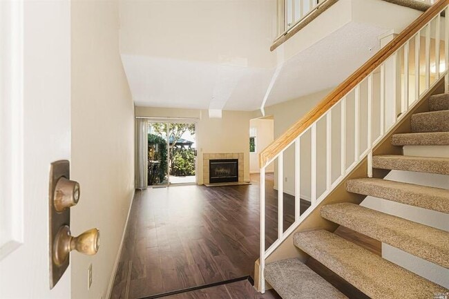 Photo - 7 Meridian Cir