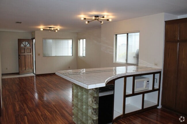 Building Photo - Great Single-Level Cayucos Apartment