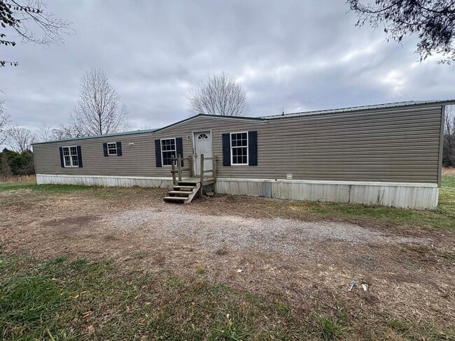 Building Photo - Spacious 3 Bedroom, 2 Bathroom Home!