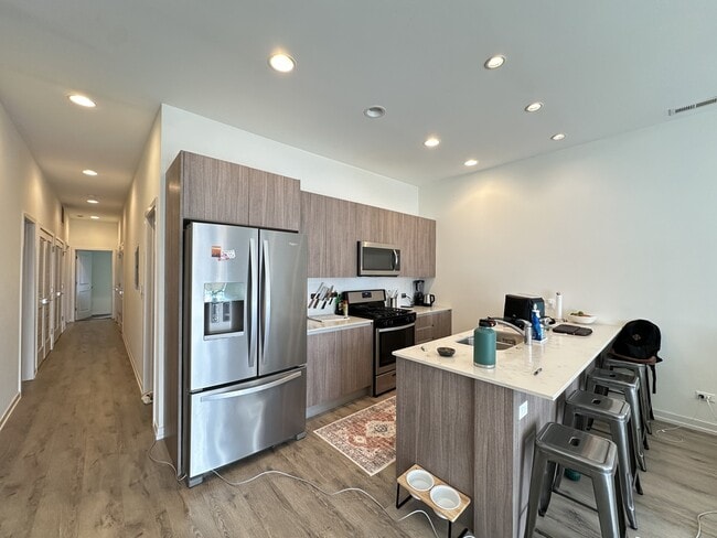 Photo - 4111 N Narragansett Ave Unidad 402