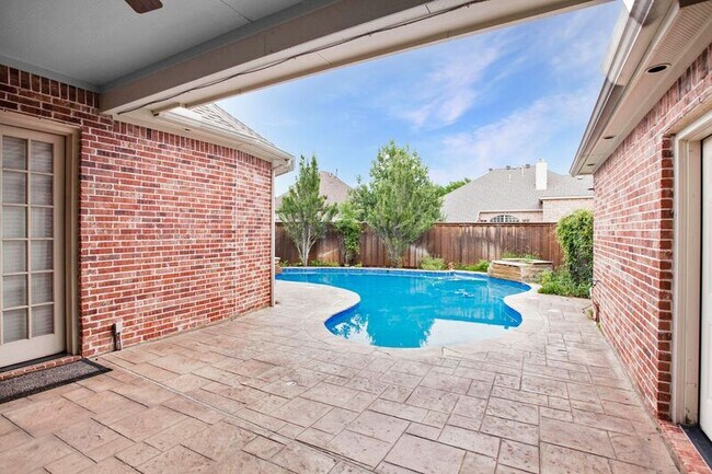 Photo - 8100 Rosemont Dr