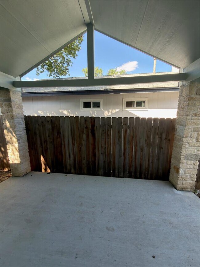 Photo - 5805 Kevin Kelly Pl