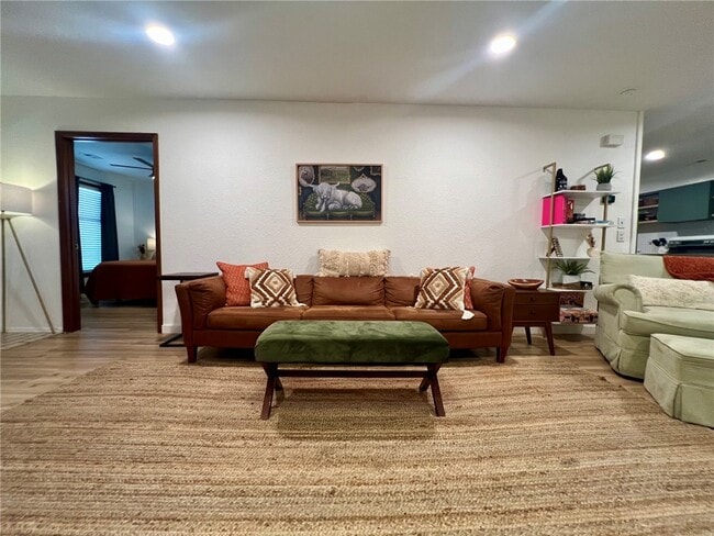 Photo - 30 Shakespeare Dr