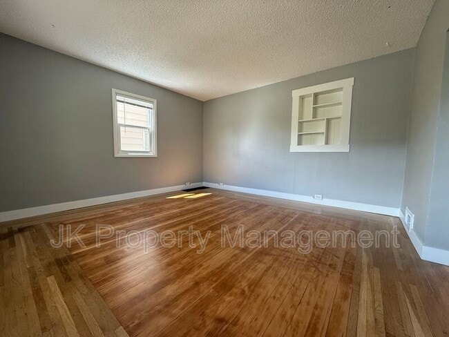 Photo - 913 5th Ave N