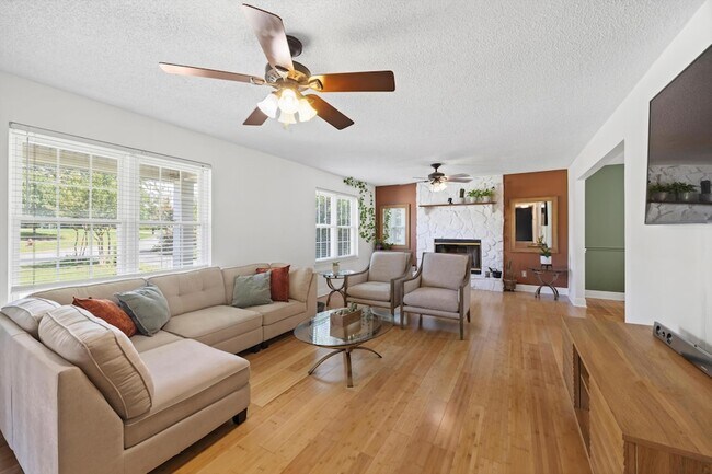 Photo - 8410 Smoketree Cir