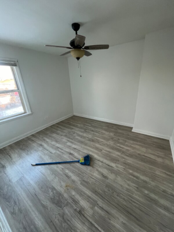 Photo - 1322 W 110th St