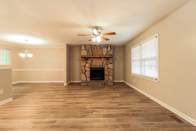 Photo - 3373 Heatherwood Ln SW