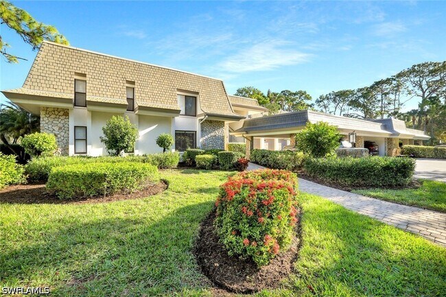 Building Photo - 1111 Wildwood Ln Unit 1111