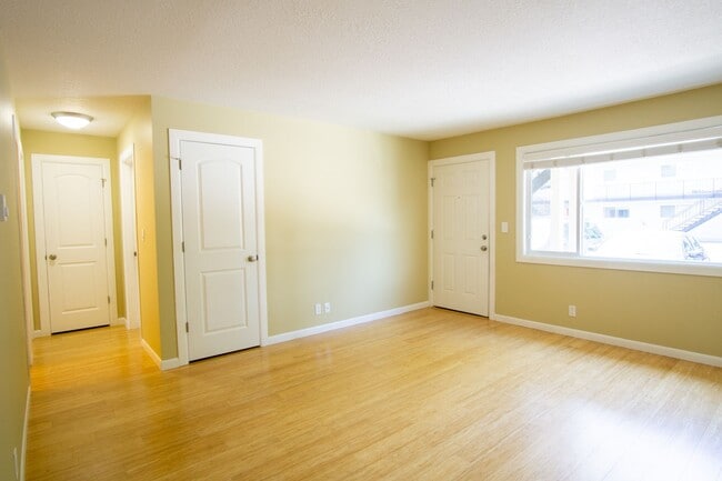 Building Photo - Corner Apartment in Saint John's w/Parking... Unit 7558