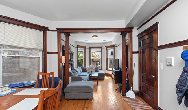 Photo - 3350 N Sheffield Ave Unit 2