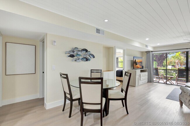 Photo - 4885 SE Capstan Ave