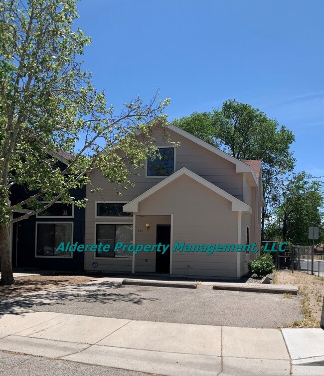 Photo - 736 Barelas Ct SW