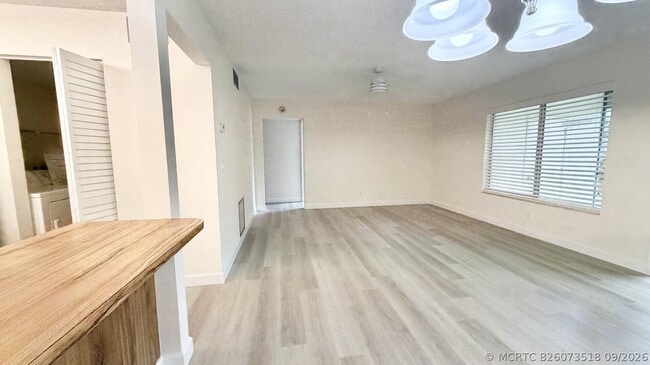4877 Sable Pine Cir Unidad D2