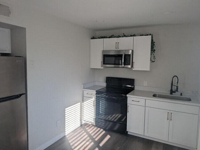 Photo - 7160 N 53rd Ave Unidad 2