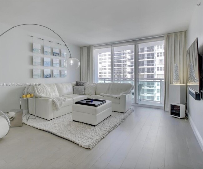 Photo - 3001 S Ocean Dr Unidad 1007 Rental