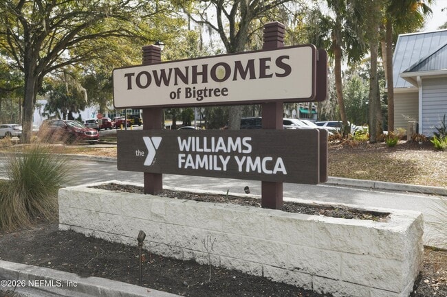 Building Photo - 10407 Big Tree Cir W