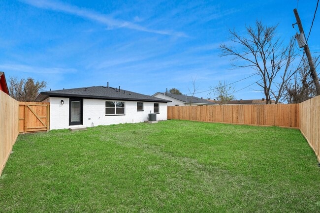 Photo - 10114 Fairfax St