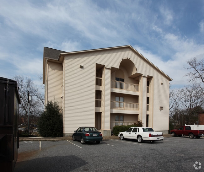 Apartments for Rent in Hickory, NC