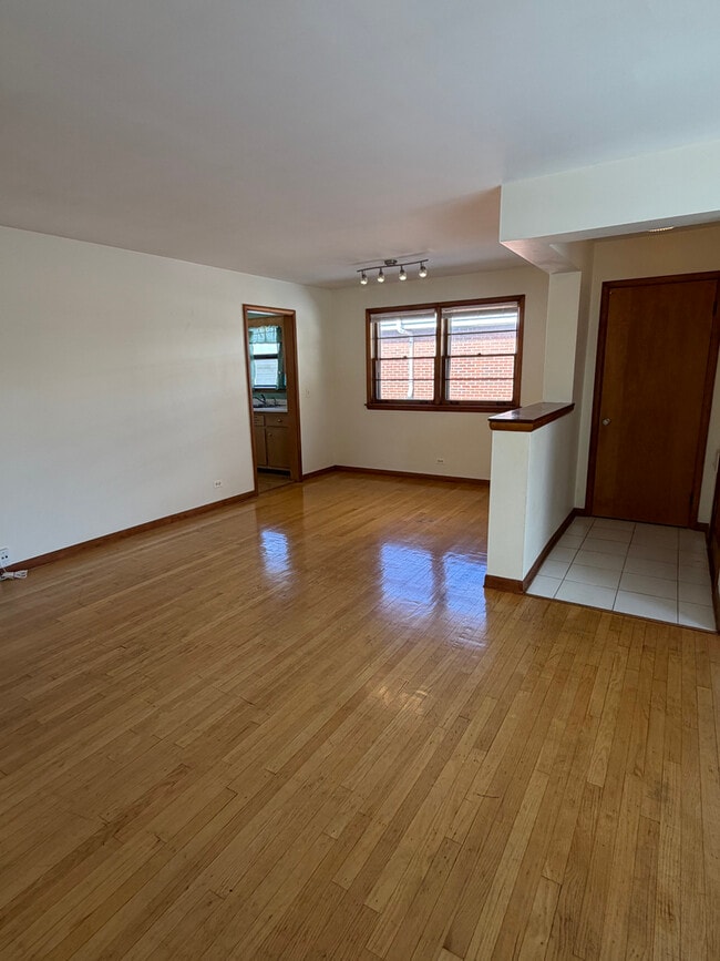 Photo - 970 Saylor Ave