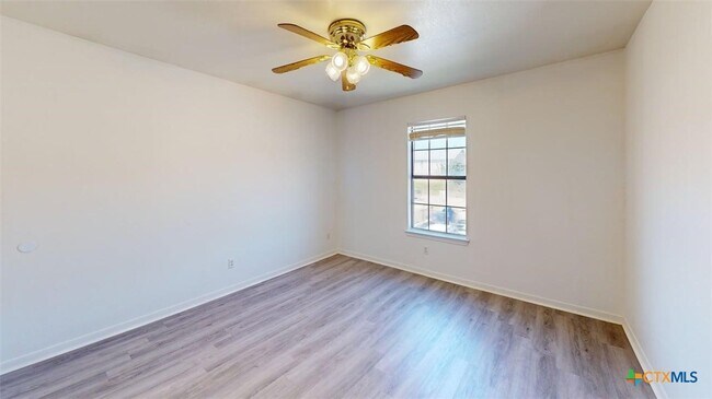 Photo - 204 W Truman Ave