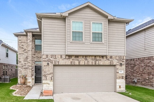 Building Photo - 5111 Gulf Stream Ln