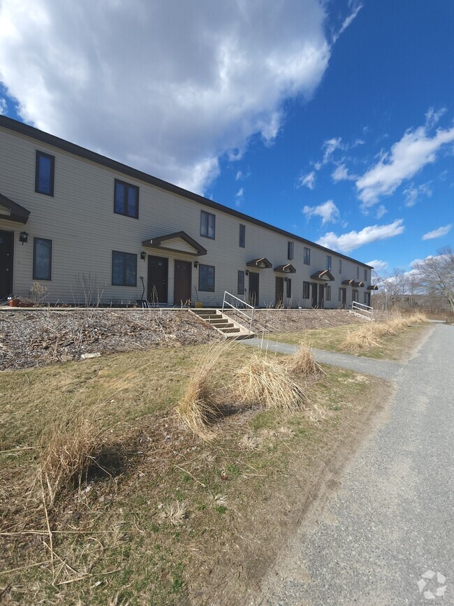 Building Photo - 3 Brook Front Ln Unit 3 Rental