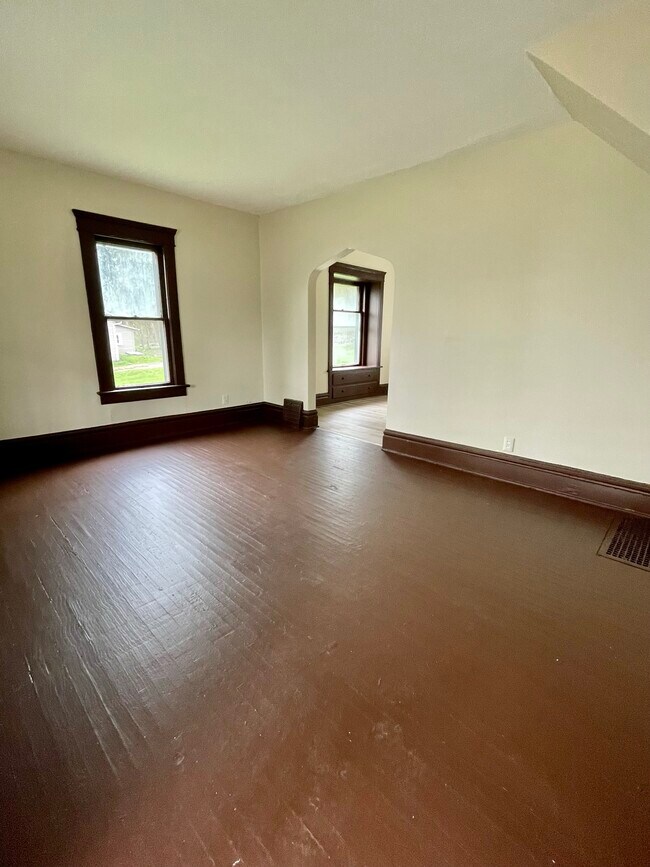 Photo - 354 Talbot Ave