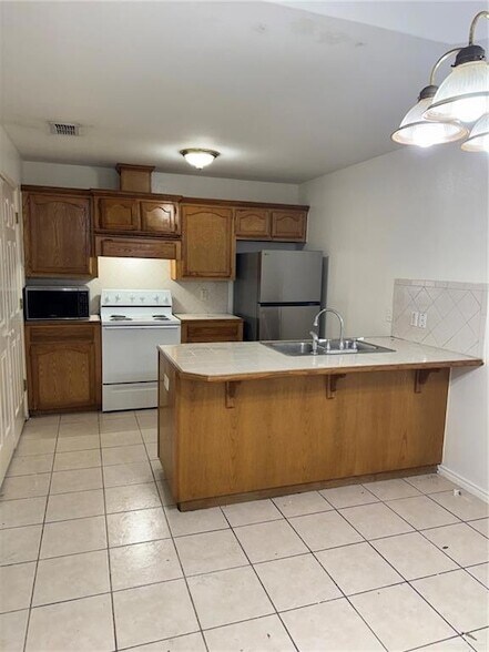 1408 W Prosperity Dr Unit D