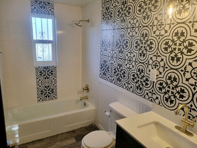 Photo - Beautiful 3 Bedroom Home Ready for immediate Move in!