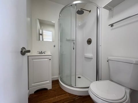 Photo - 18902 Victory Blvd