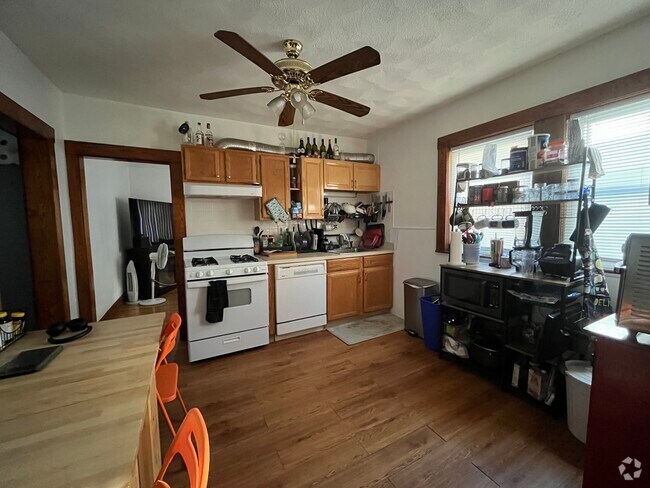 Building Photo - 6 1st St Unit 1 Rental