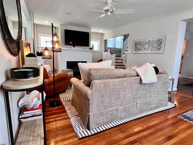 Photo - 7407 Ventnor Ave