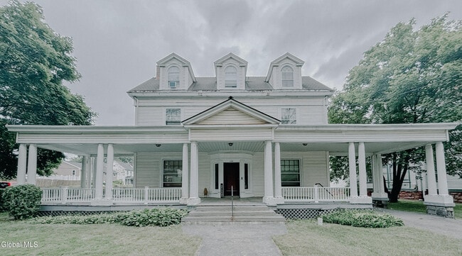 Building Photo - 133 S Lake Ave Unit 2