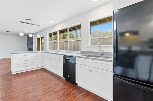Photo - 6108 Cherrylawn Cir