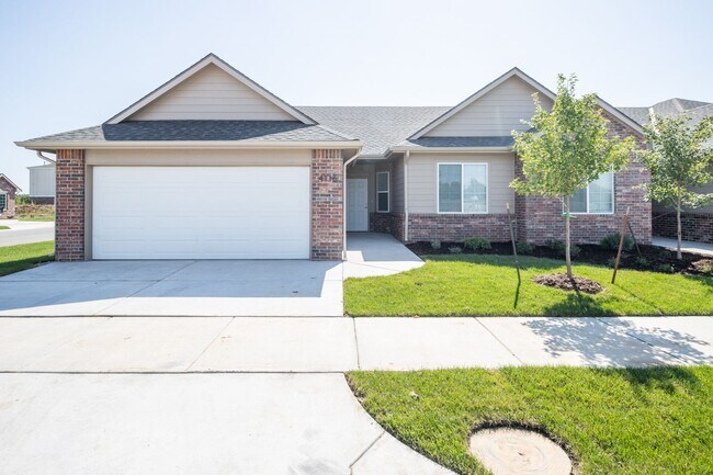 Photo - Beautiful 2BR/2BA Unit Available in Senior Living Community (55+) Unidad 1