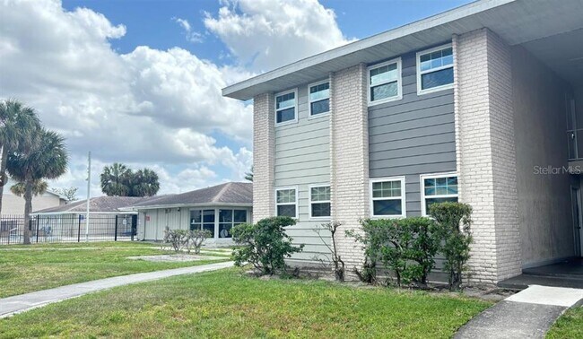 Photo - 860 Sky Lake Cir Unit C412
