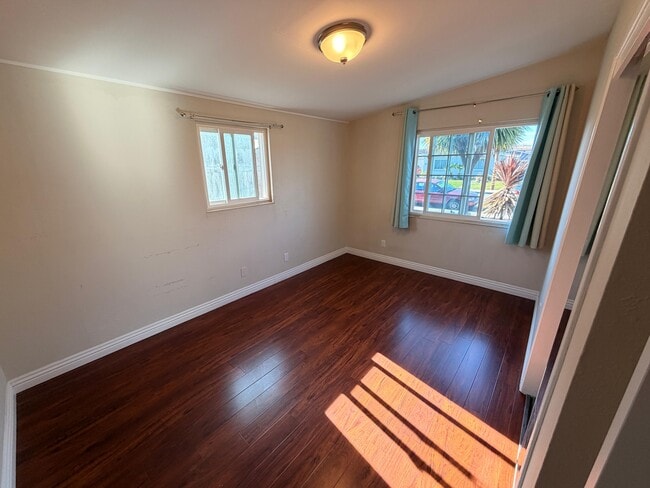 Photo - 4444 Millard Ave