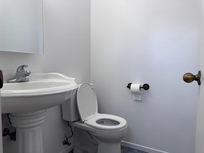 Photo - 3 Bedroom in Aiea - Looking over Golf Course