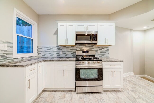 Photo - Beautiful 3 bedroom home in Mt. Washington available September 1!